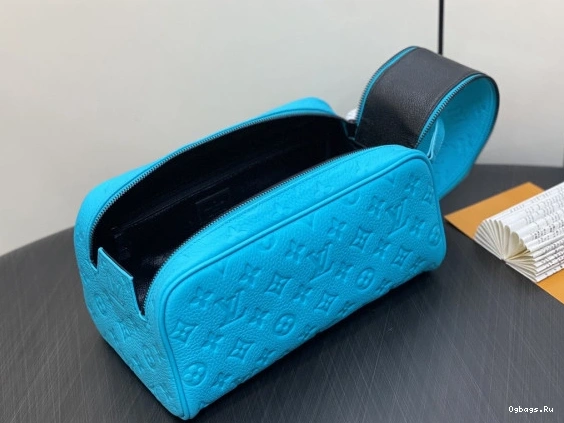 VUITTON LOUIS KIT POUCH-28*15*16.5cm TOILET DOPP 0509